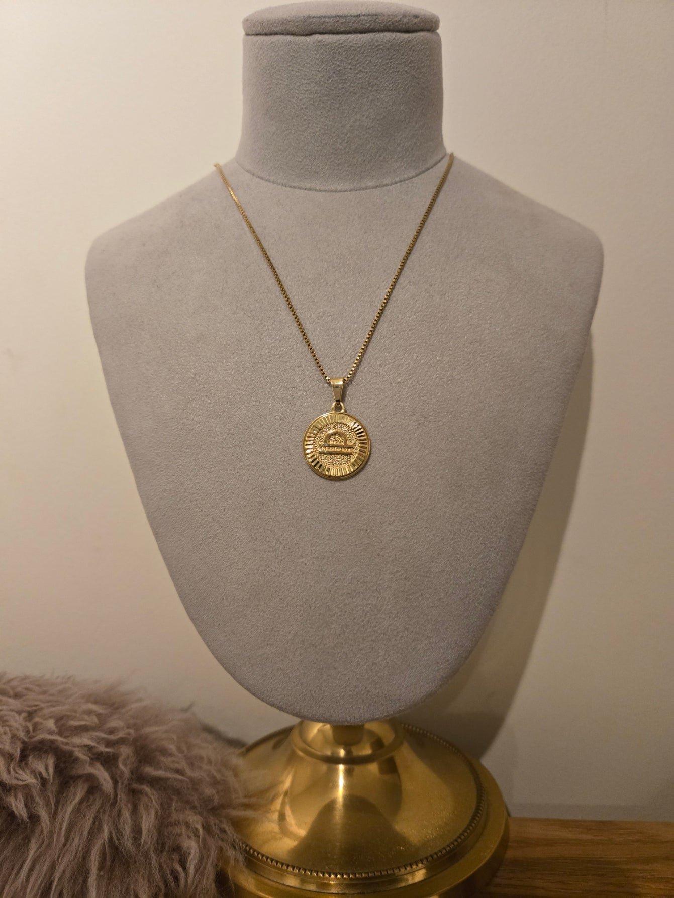 Libra Disc Pendant